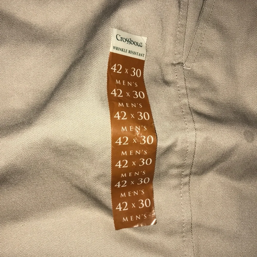 NWT Men’s Crossbow Khakis